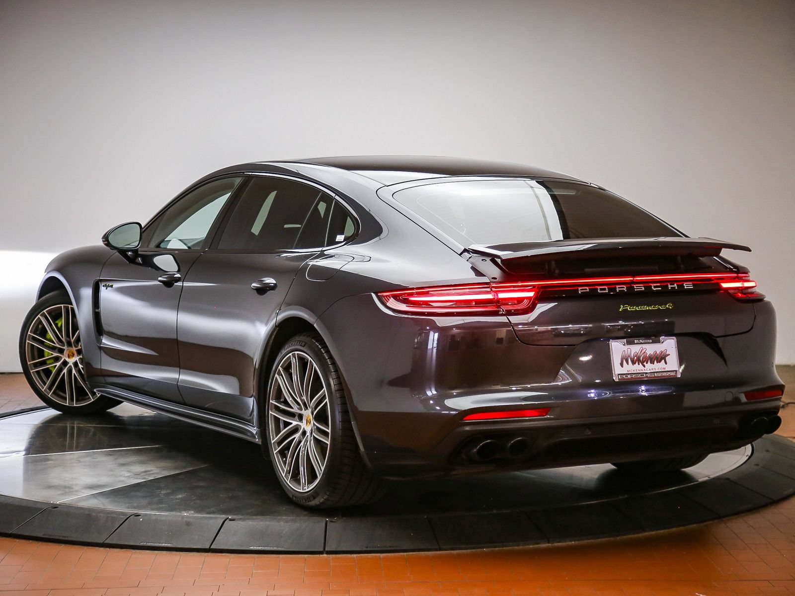 Used 2018 Porsche Panamera 4 Executive AWD/4WD image 3