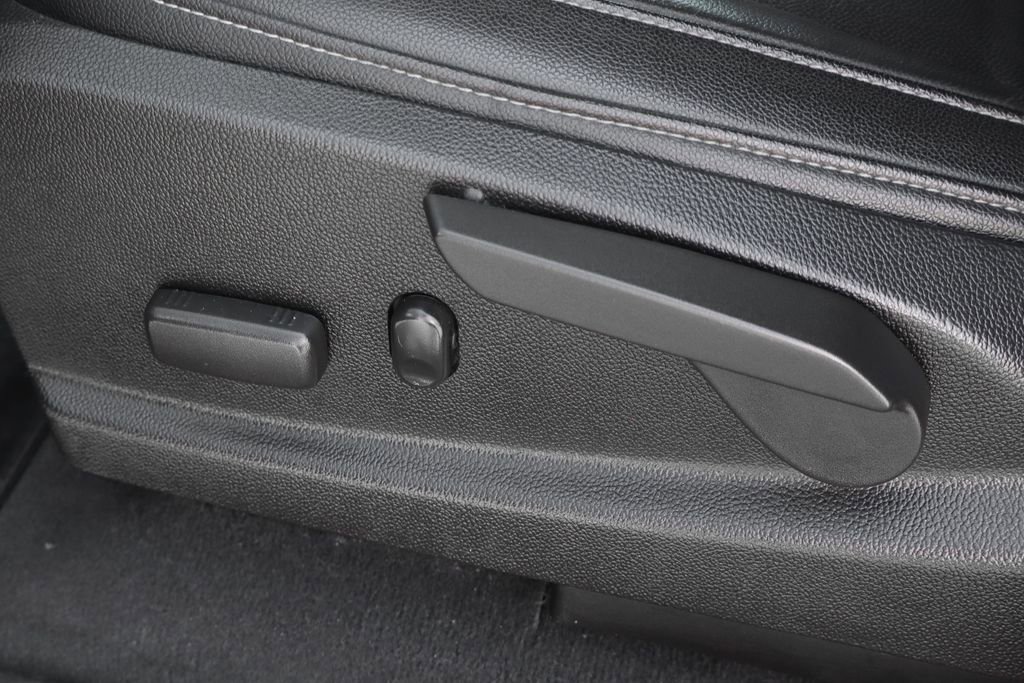 Used 2020 Chevrolet Colorado LT w/ Colorado RST Special Edition image 21