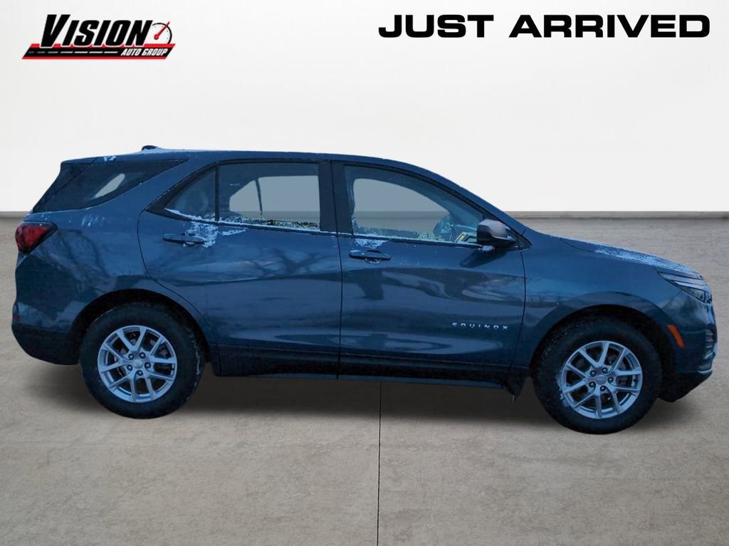 Used 2024 Chevrolet Equinox LS w/ Driver Confidence II Package image 4
