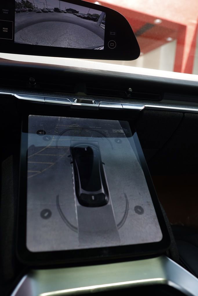 Used 2023 Lucid Air Touring image 17