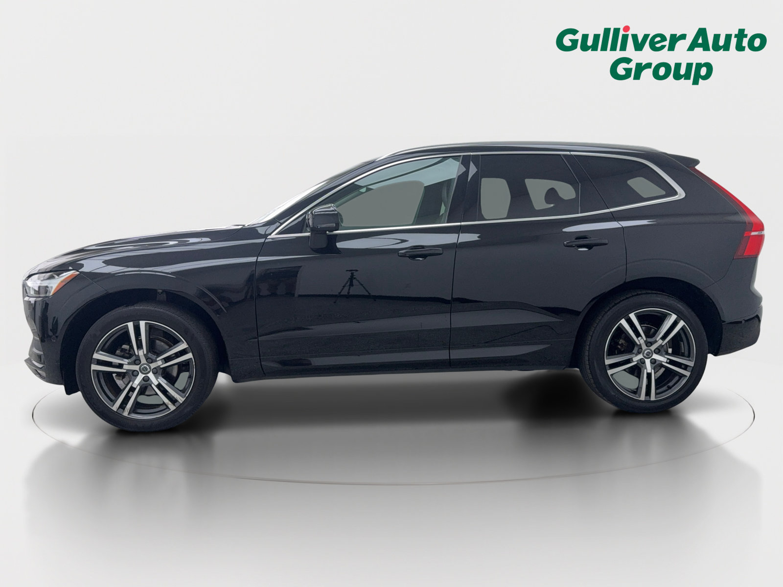 Used 2019 Volvo XC60 T5 Momentum w/ Multimedia Package FWD image 3
