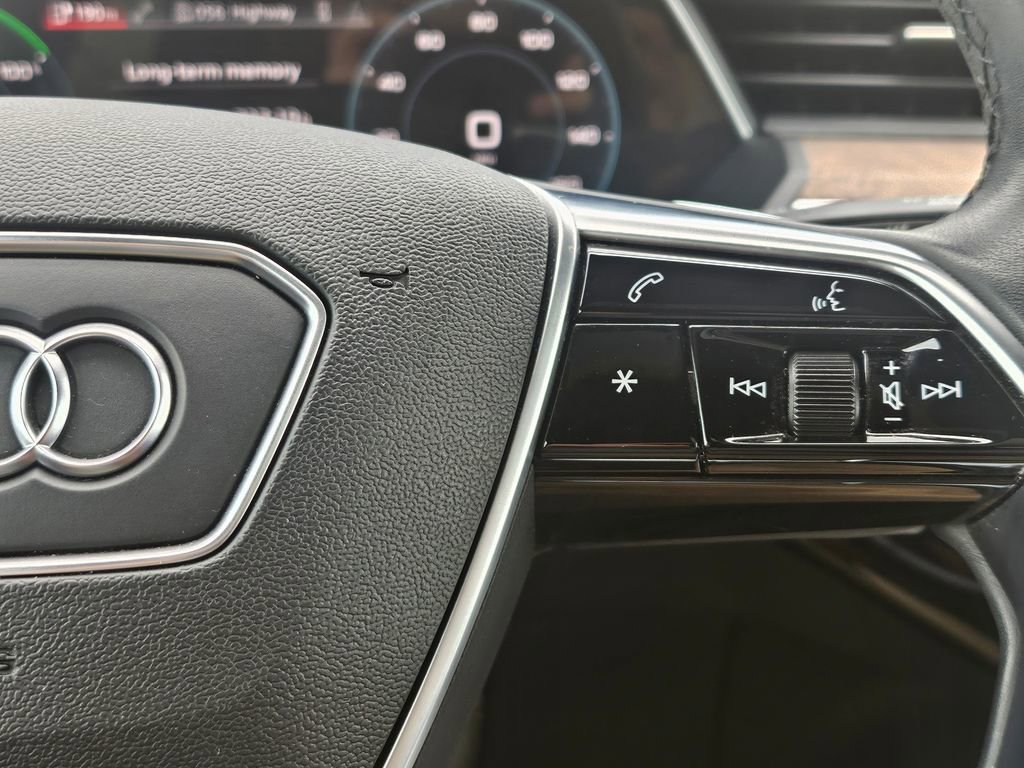 Used 2021 Audi e-tron Premium image 40