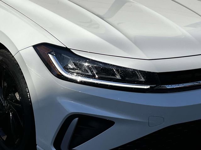 Used 2025 Volkswagen Jetta SE image 10