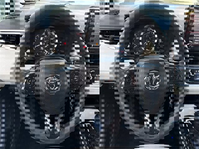 Used 2022 Toyota Corolla LE image 11