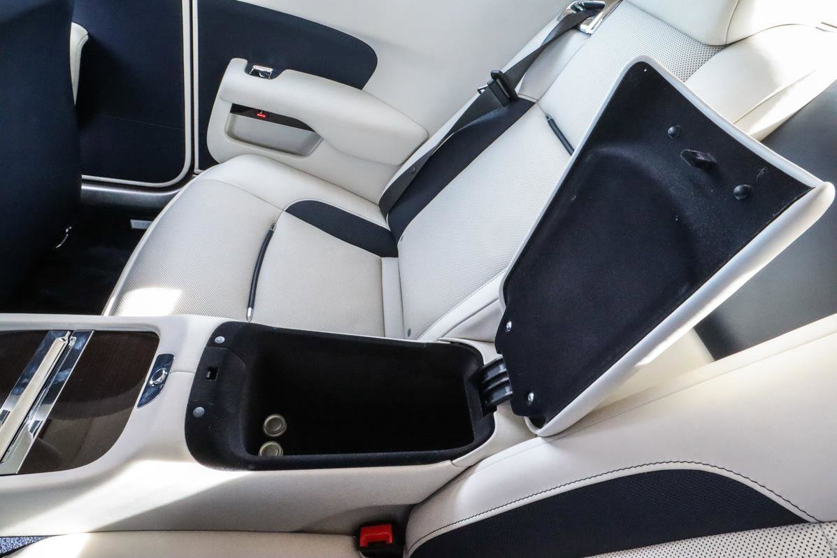 Used 2019 Rolls-Royce Dawn image 35