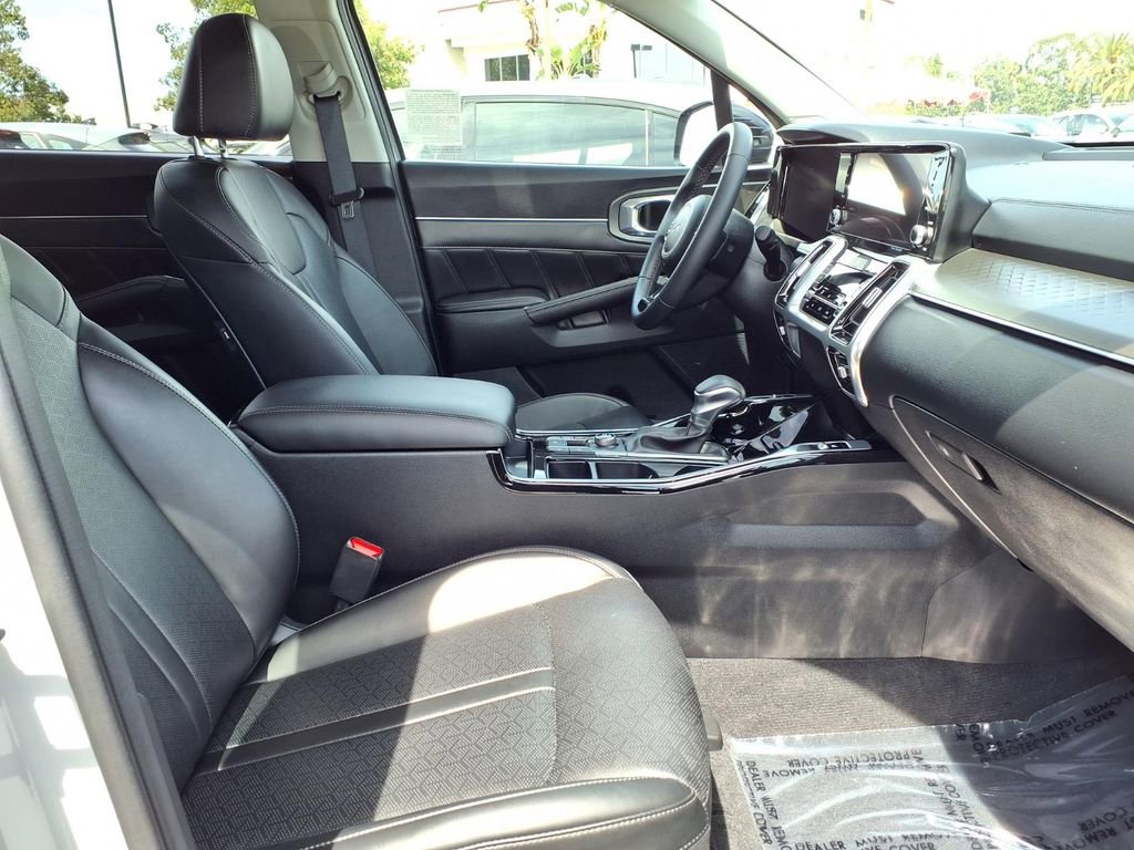 Certified 2023 Kia Sorento SX image 9