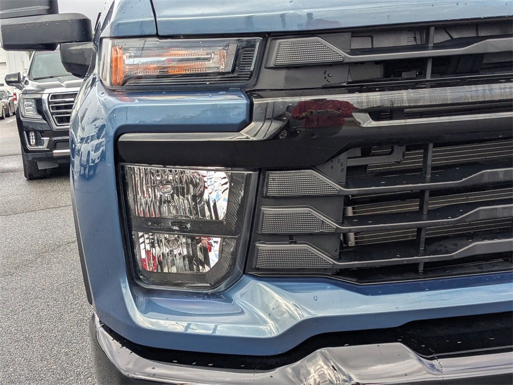 Used 2025 Chevrolet Silverado 2500 Custom w/ Custom Value Package image 10