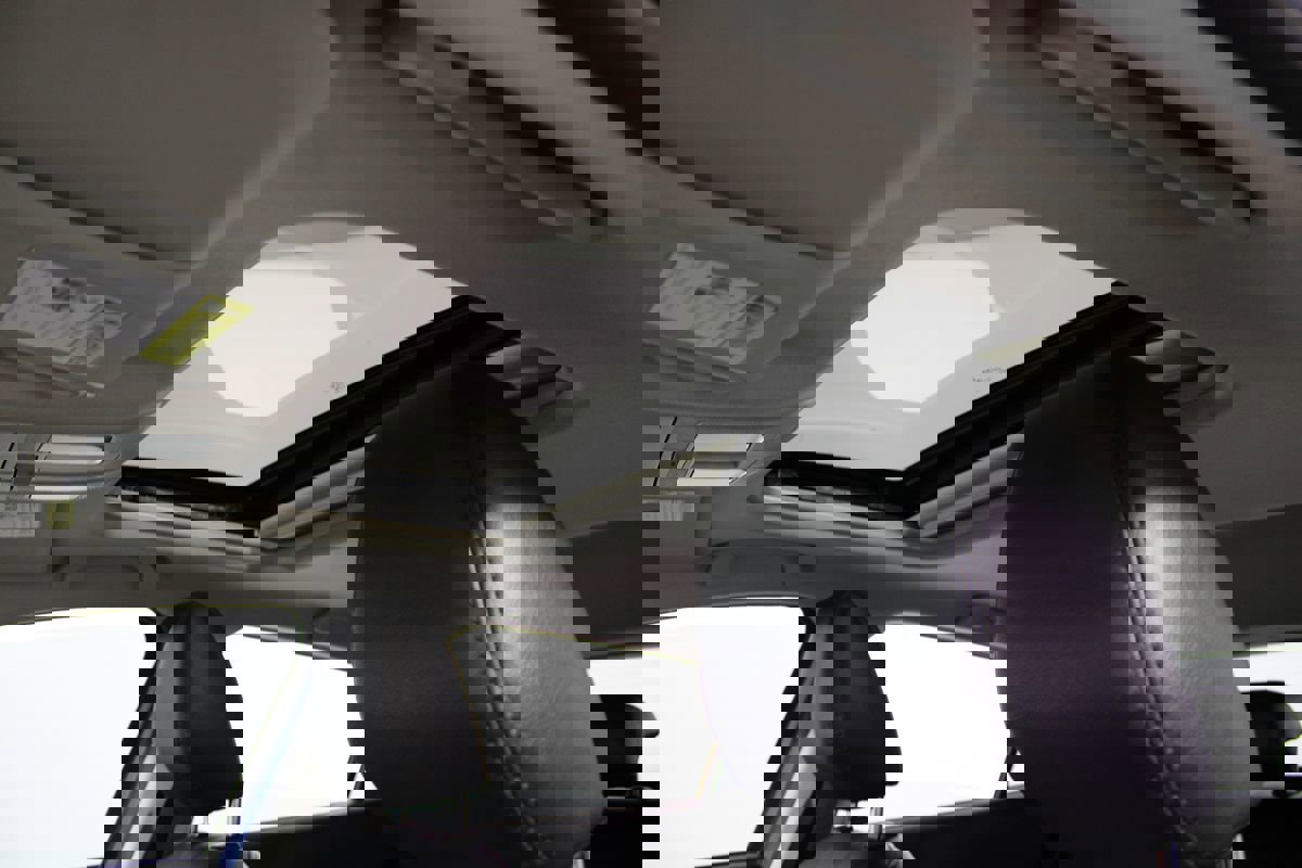 Used 2018 MAZDA MAZDA3 Grand Touring w/ Premium Equipment Package image 9