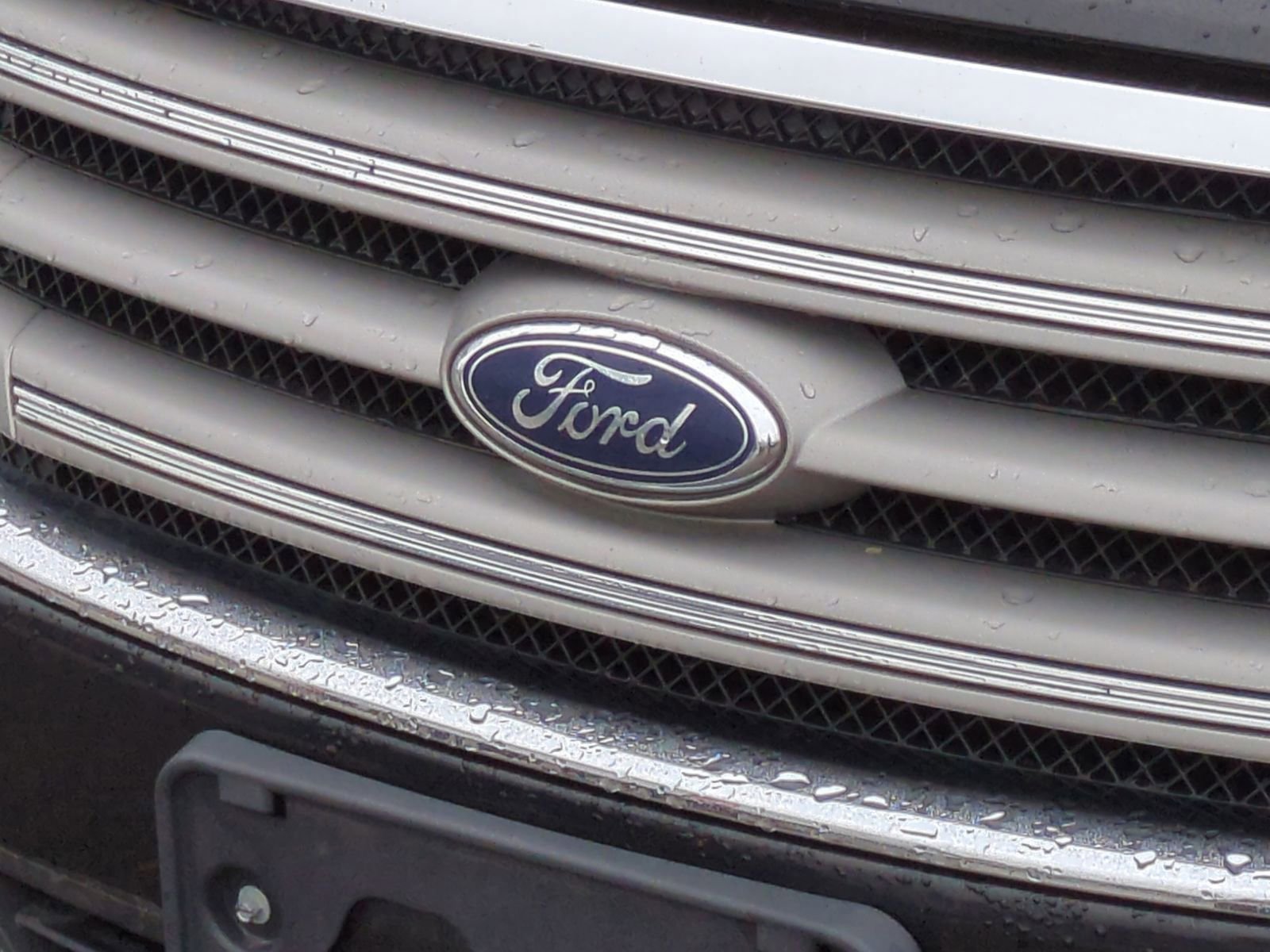 Used 2018 Ford Taurus SEL image 14