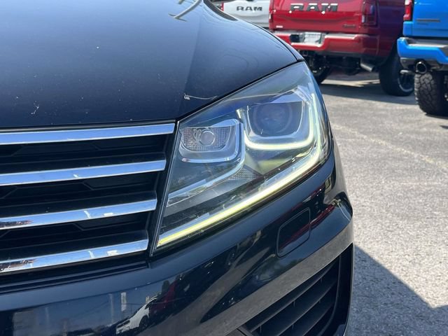 Used 2017 Volkswagen Touareg Wolfsburg Edition AWD/4WD image 9