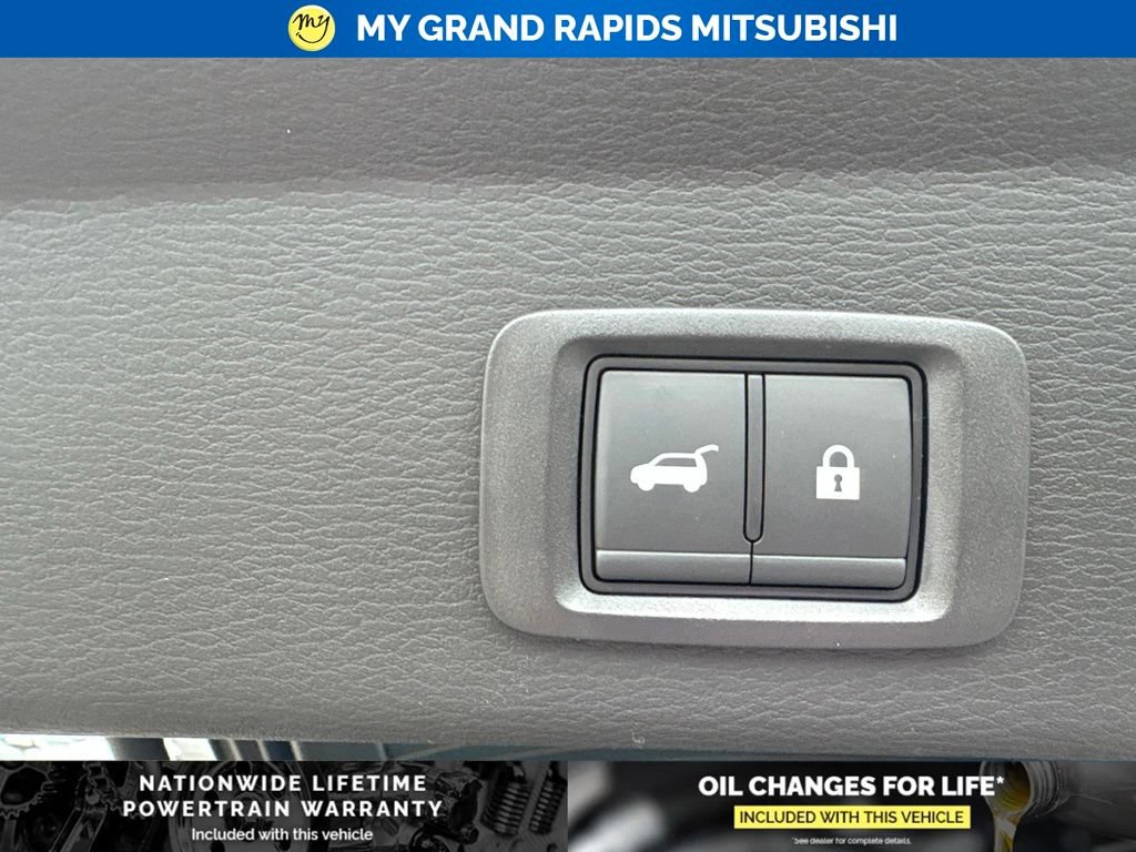 New 2026 Mitsubishi Outlander SE AWD/4WD image 18