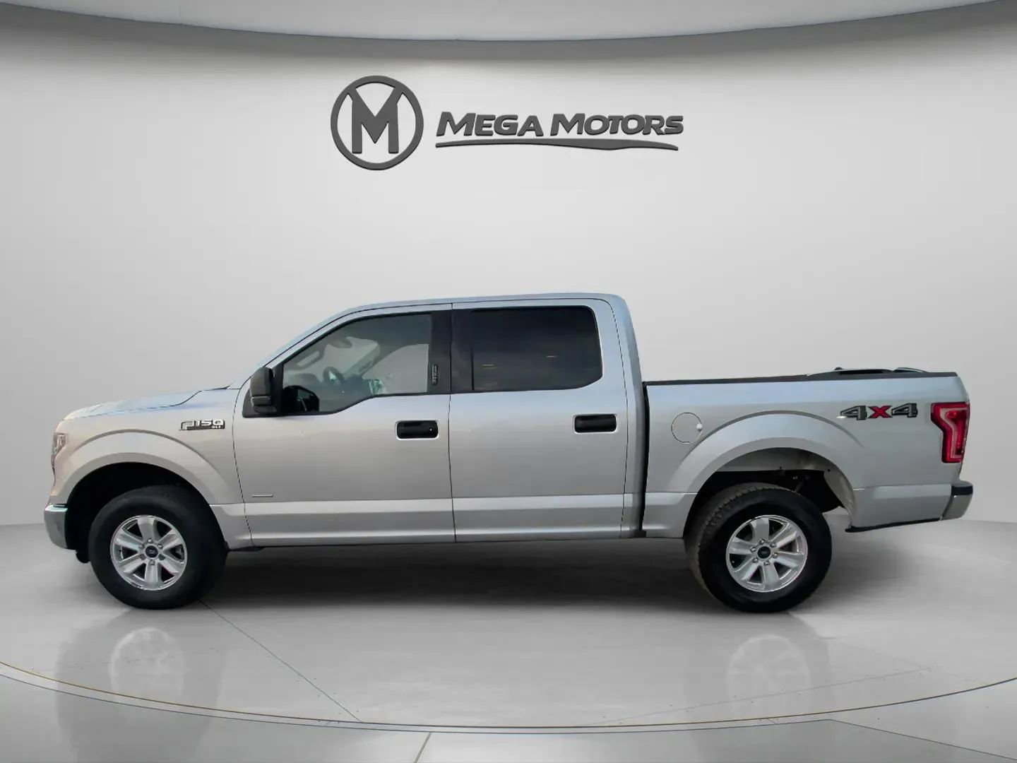 Used 2015 Ford F150 XLT AWD/4WD image 3