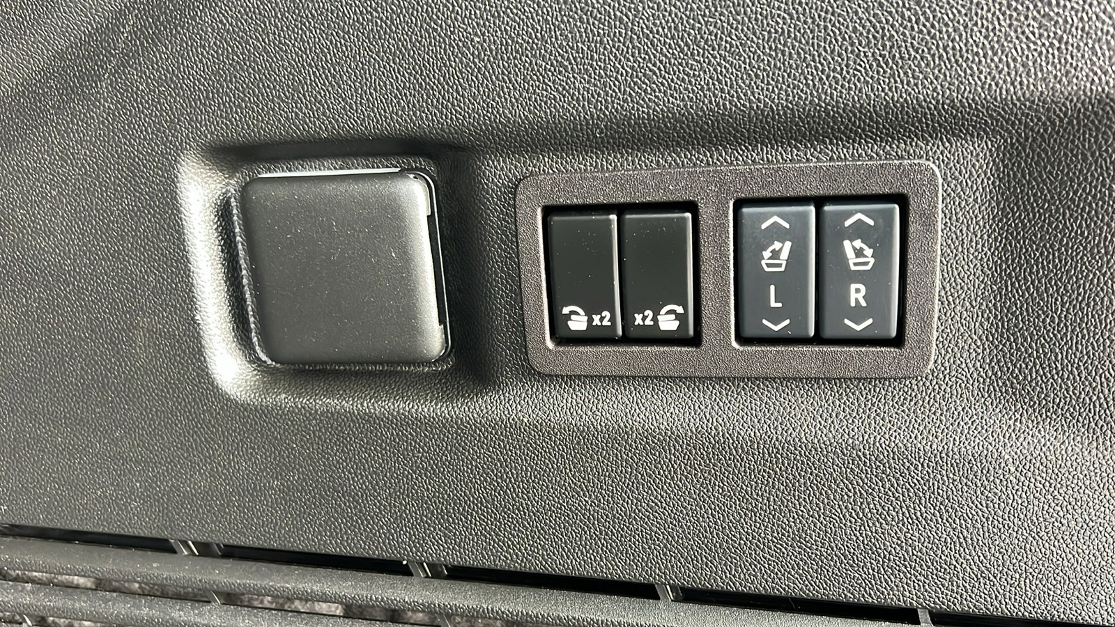 Certified 2025 Chevrolet Tahoe Z71 w/ Comfort Package image 14