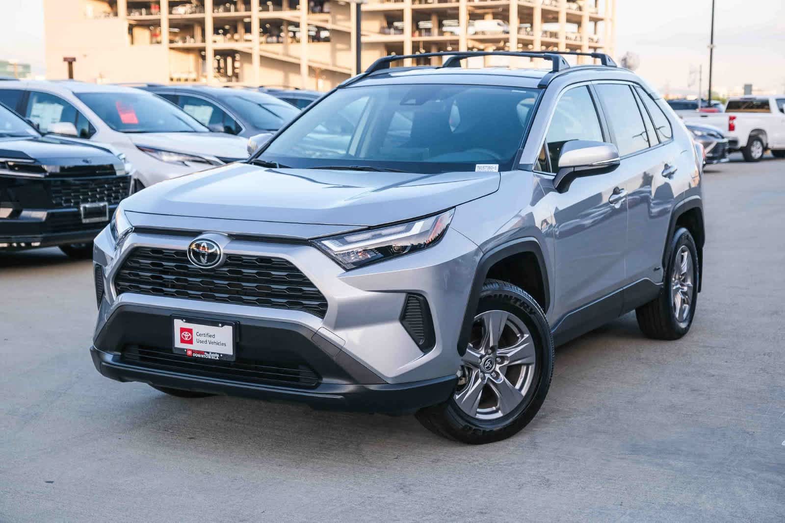 Certified 2025 Toyota RAV4 LE AWD/4WD image 1