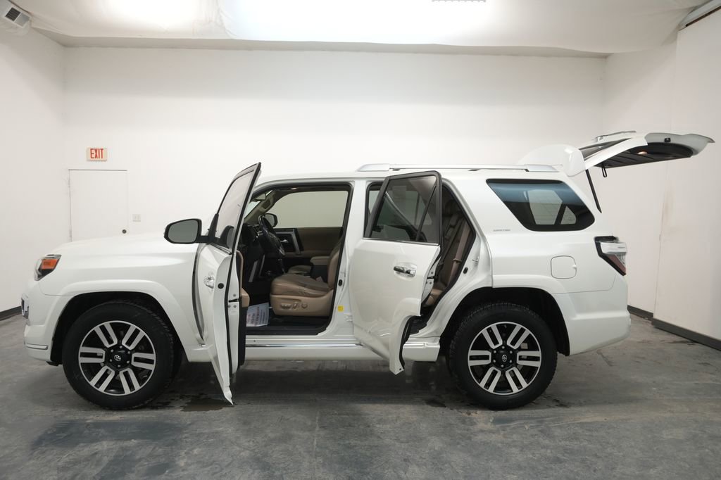 Used 2015 Toyota 4Runner Limited image 27