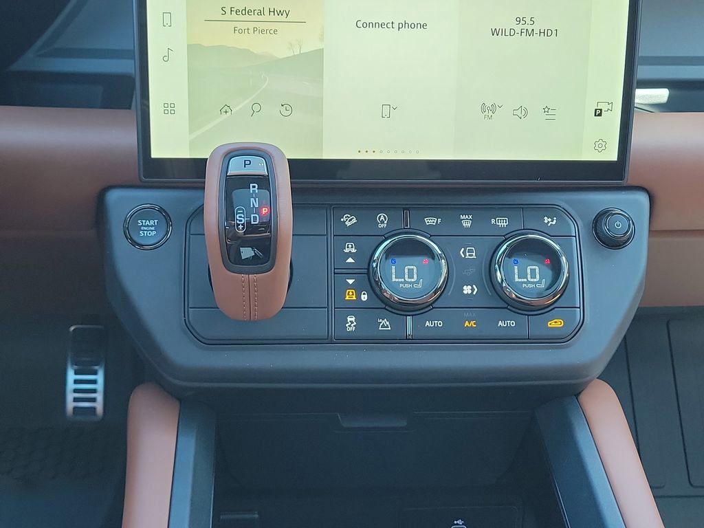 New 2026 Land Rover Defender 110 OCTA AWD/4WD image 19
