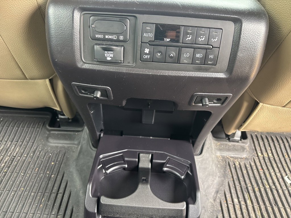 Used 2018 Toyota Sequoia Platinum image 23