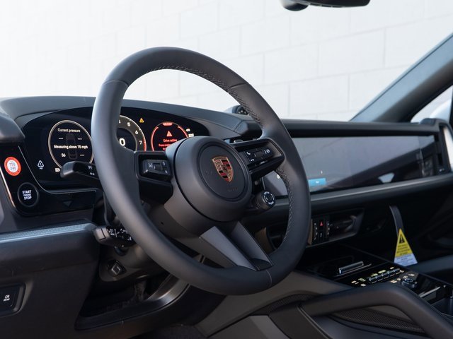 New 2026 Porsche Cayenne S image 4