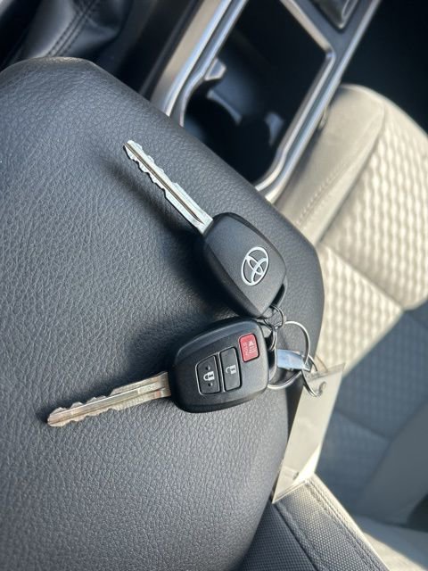 Used 2022 Toyota Tacoma SR image 20