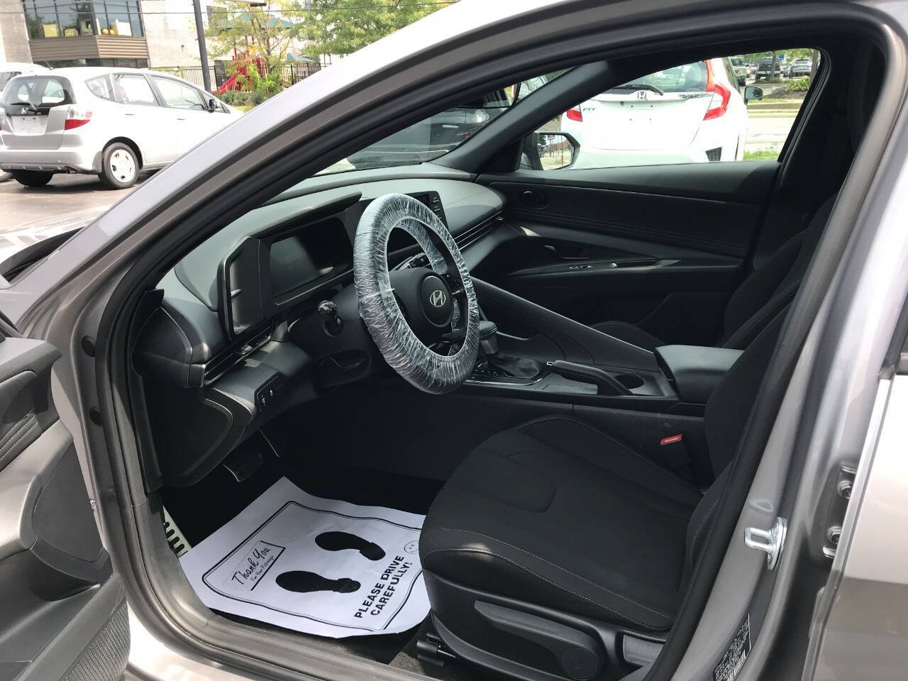 Used 2025 Hyundai Elantra Sport FWD image 9