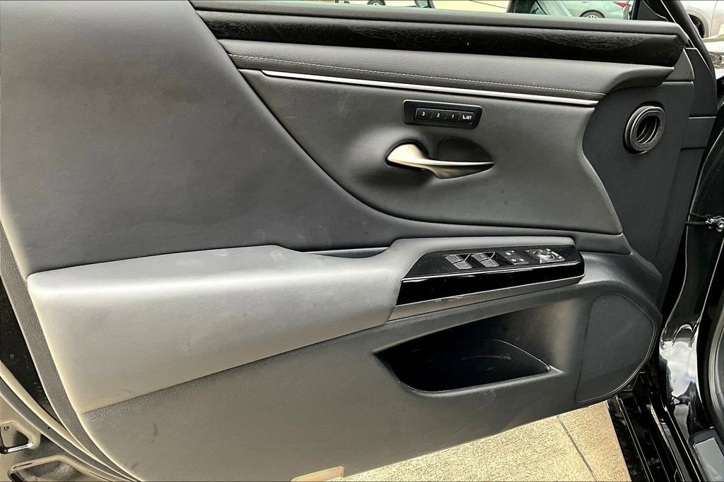 Used 2024 Lexus ES 350 w/ Premium Package image 24