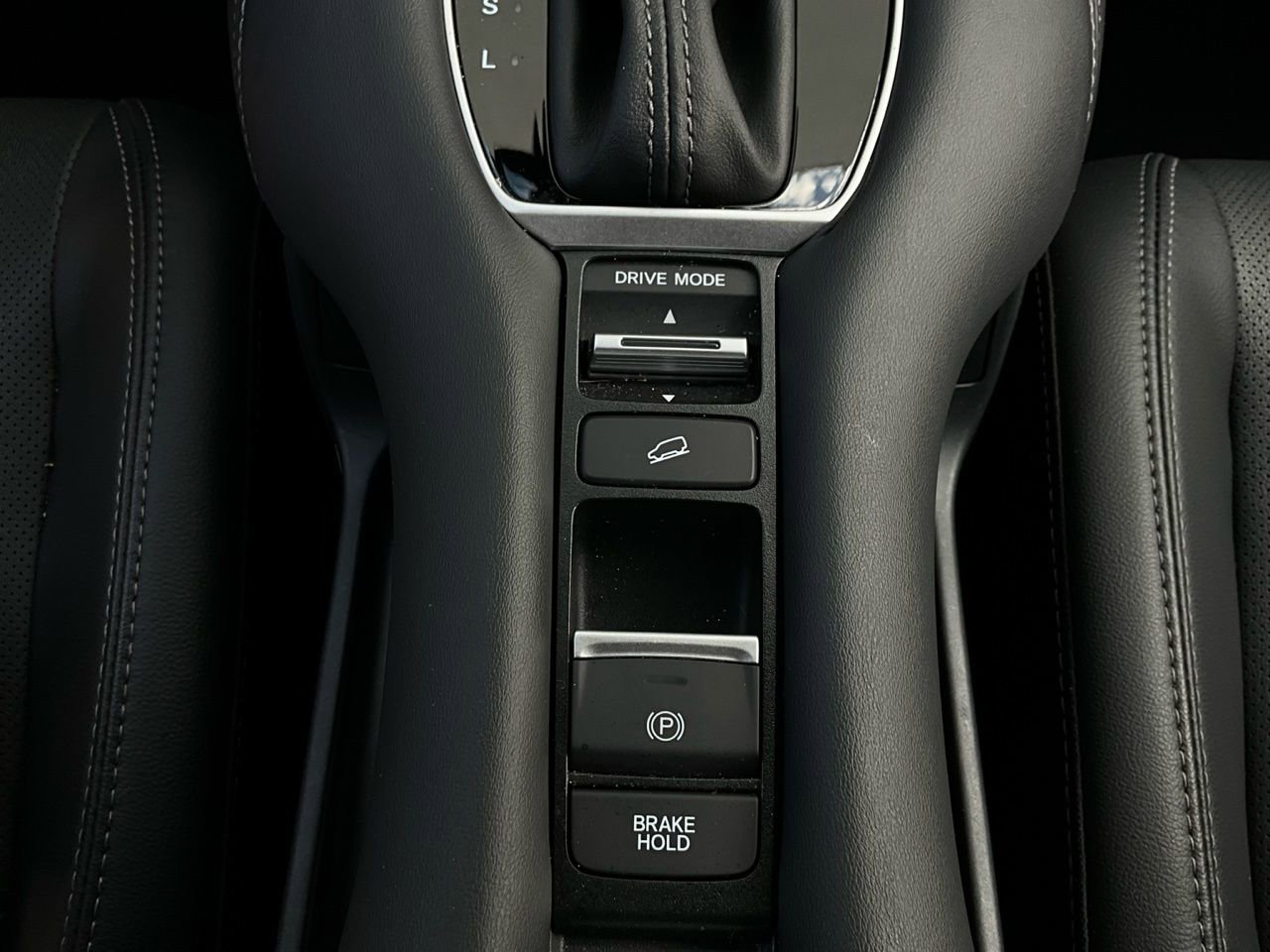 Used 2025 Honda HR-V EX-L image 22