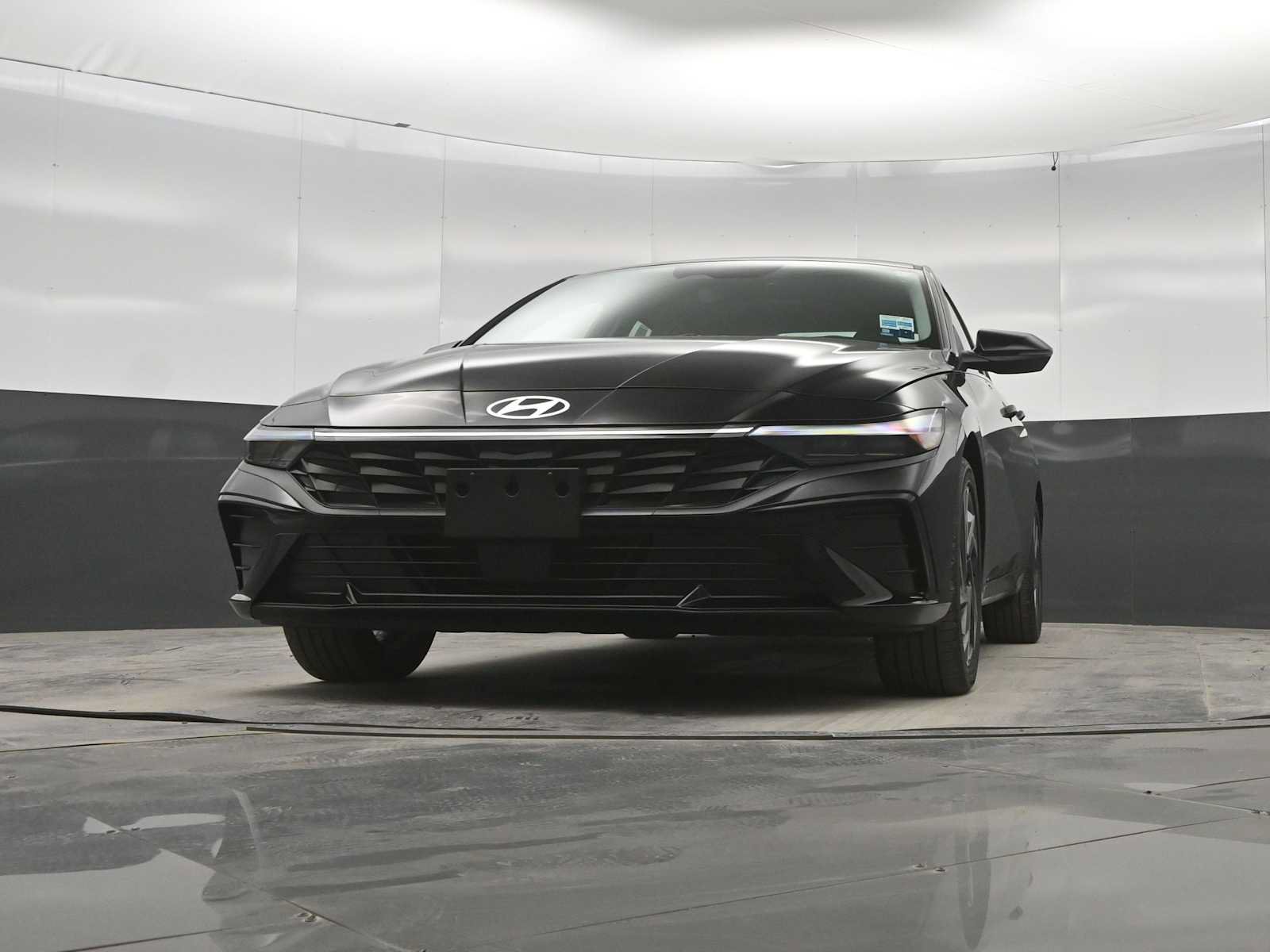 New 2026 Hyundai Elantra Limited FWD image 36