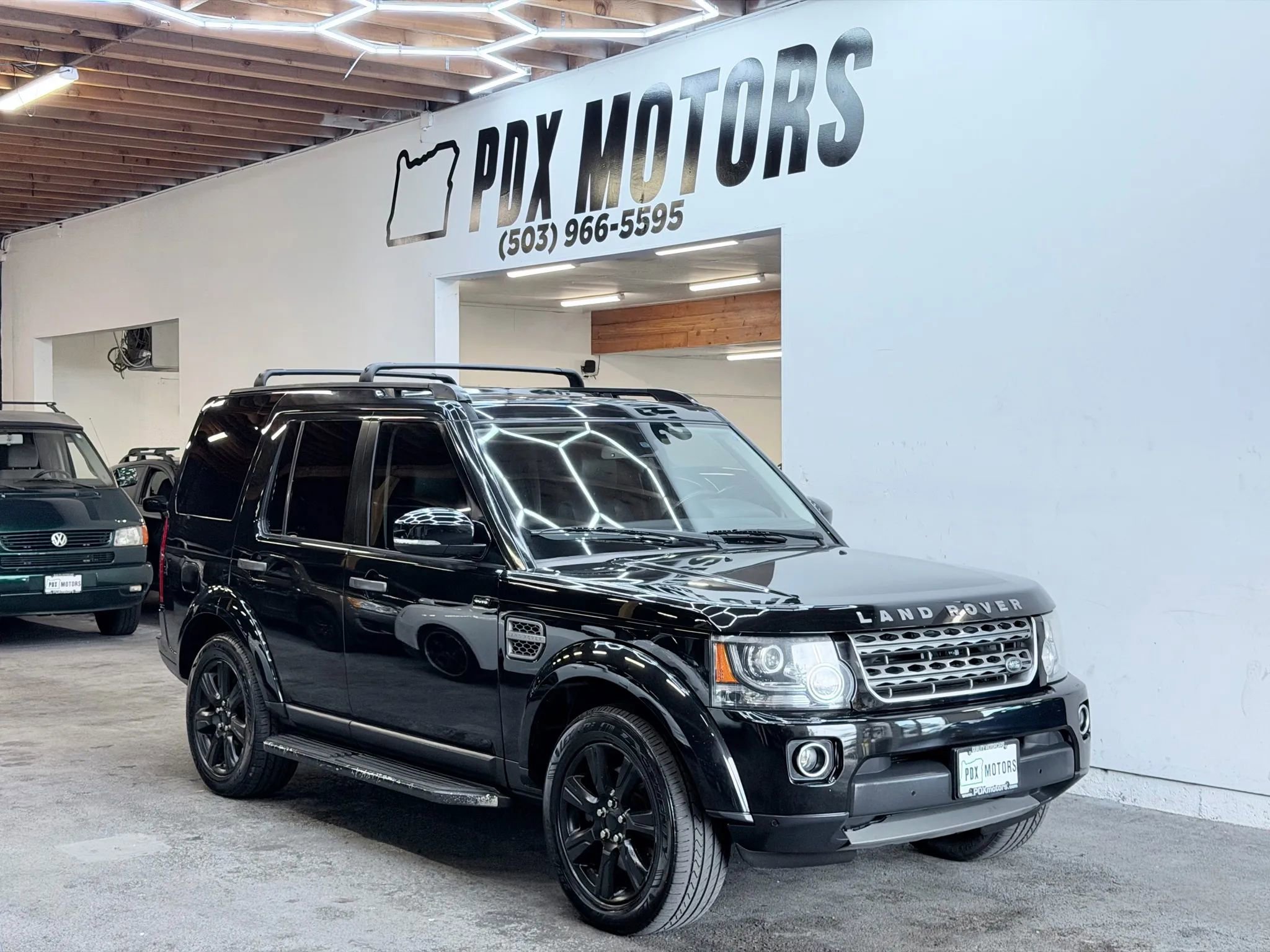 Used 2016 Land Rover LR4 HSE Silver Edition AWD/4WD image 1