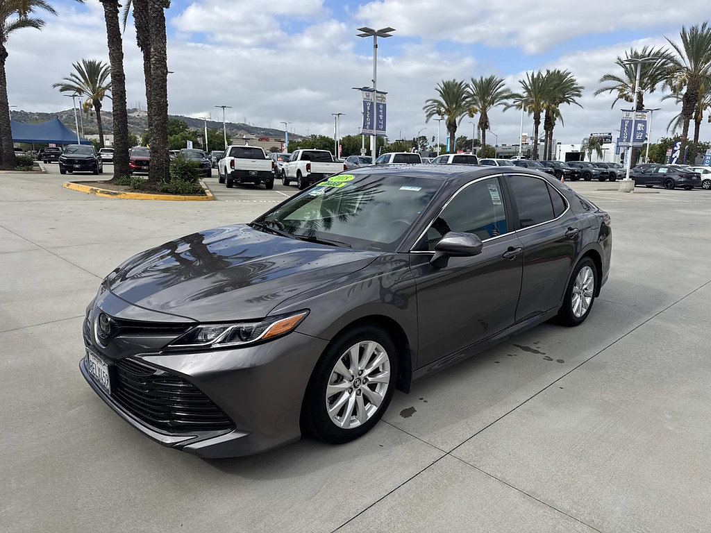Used 2018 Toyota Camry LE FWD image 29