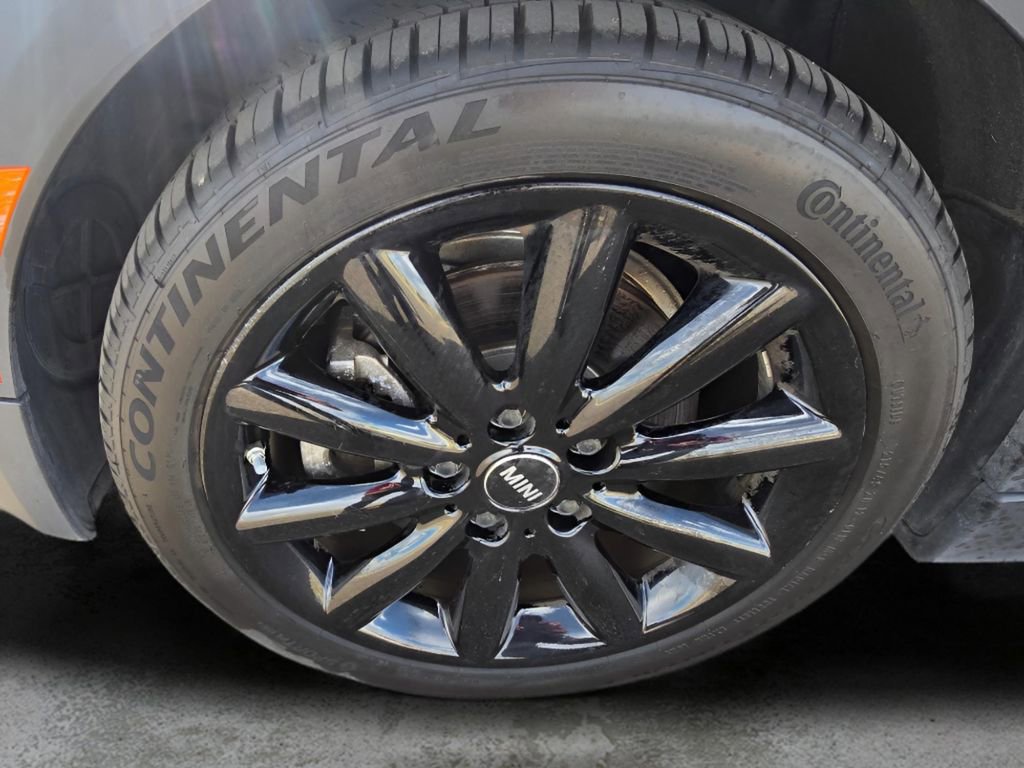 Used 2015 MINI Cooper S image 9