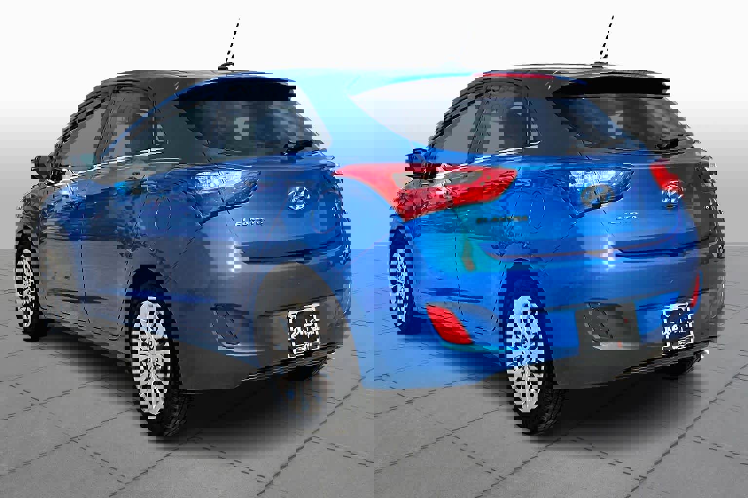 Used 2017 Hyundai Elantra GT image 11