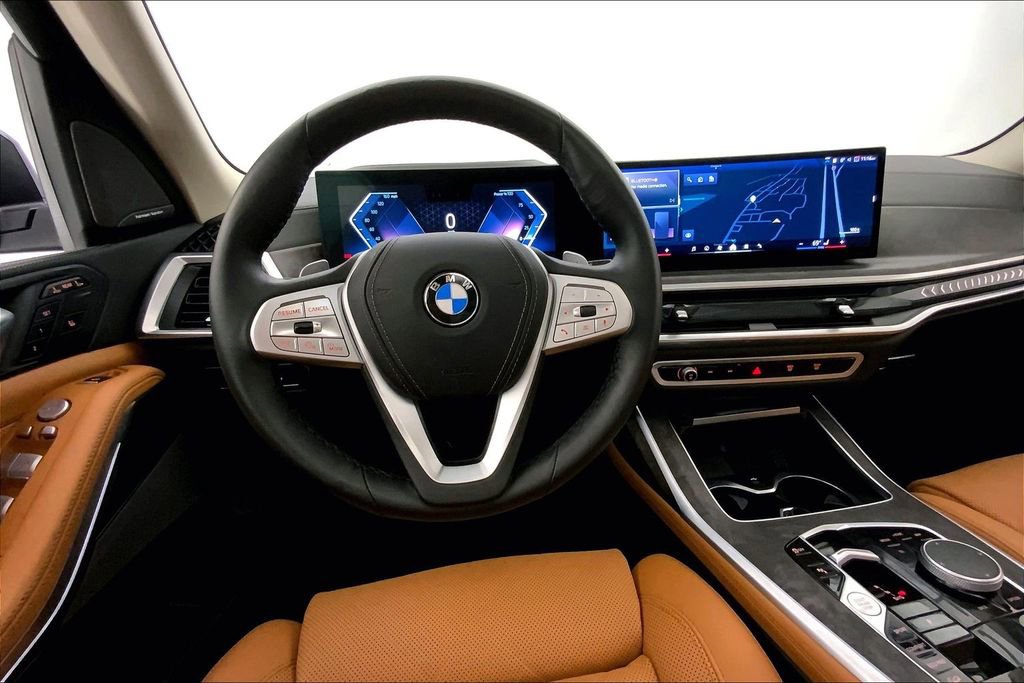 Certified 2026 BMW X7 xDrive40i image 4
