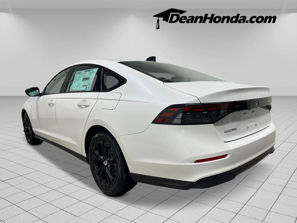 New 2025 Honda Accord SE image 3