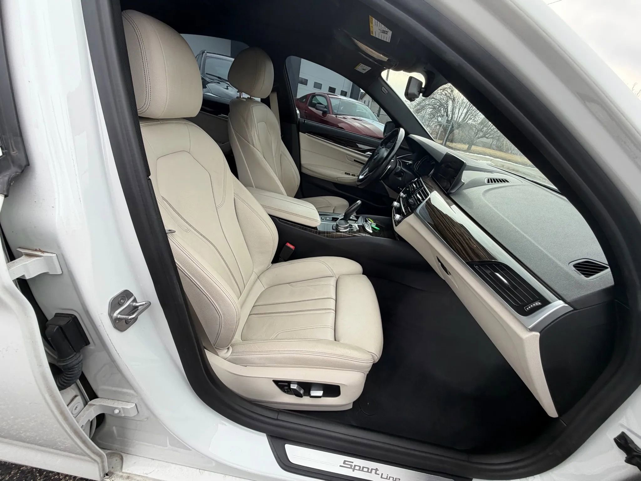 Used 2017 BMW 530i xDrive image 16