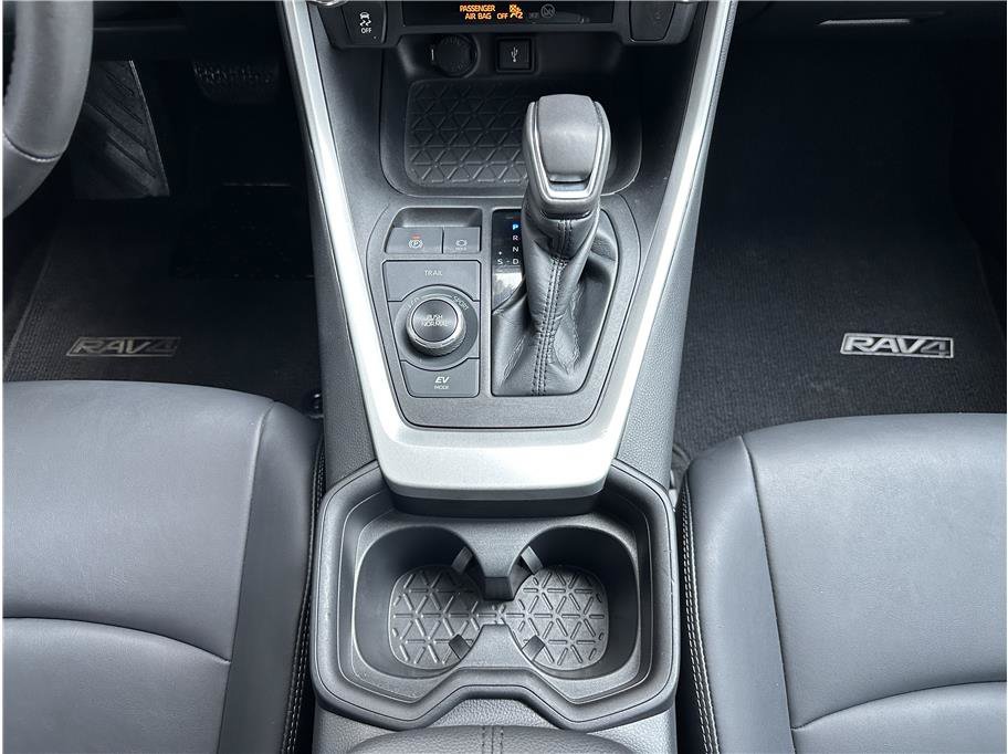 Used 2021 Toyota RAV4 XLE Premium AWD/4WD image 25