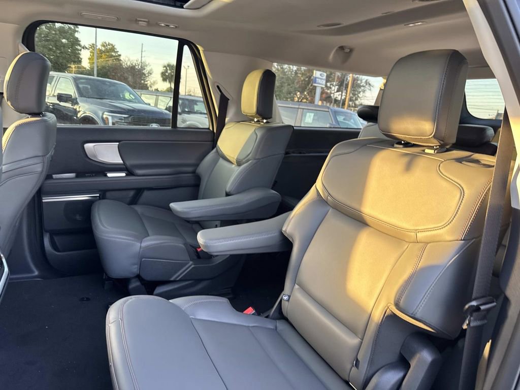 New 2025 Ford Expedition Max Active image 6