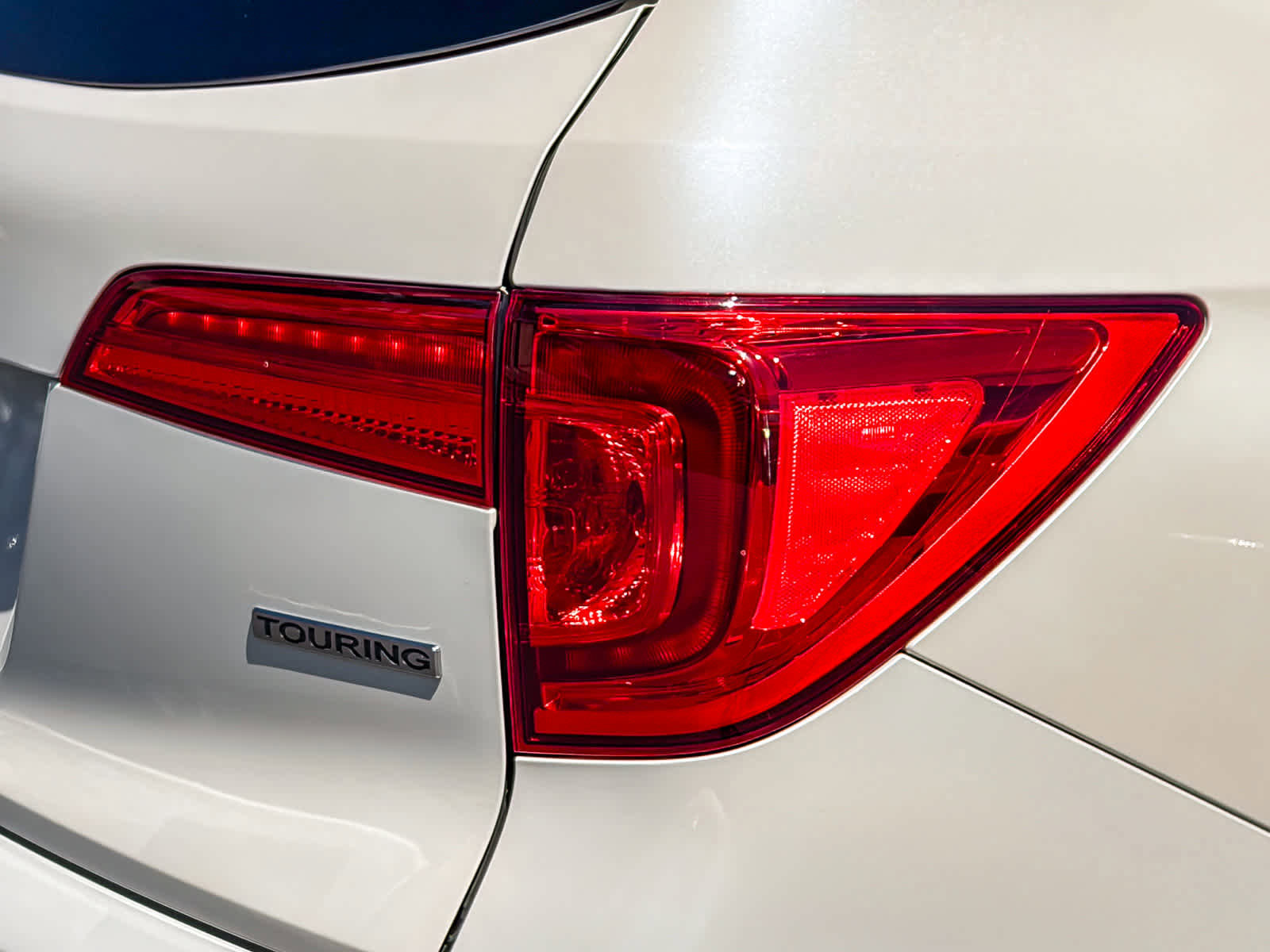 Used 2018 Honda Pilot Touring image 8