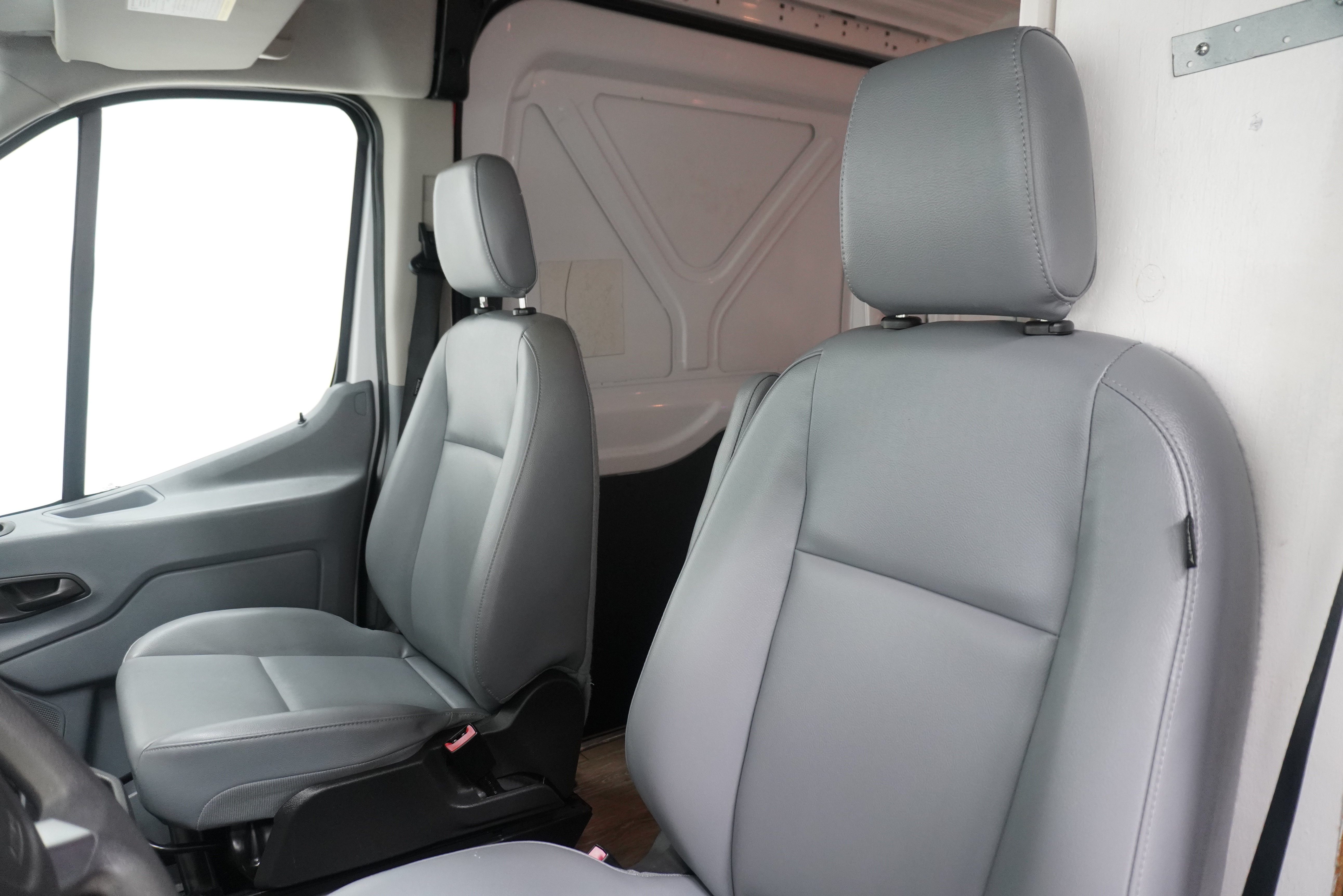 Used 2016 Ford Transit 150 148 Medium Roof RWD image 9
