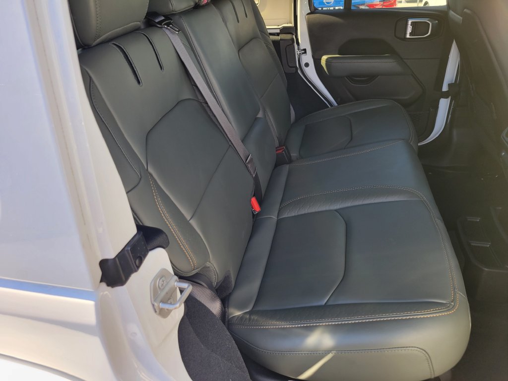 Used 2024 Jeep Wrangler High Altitude AWD/4WD image 22