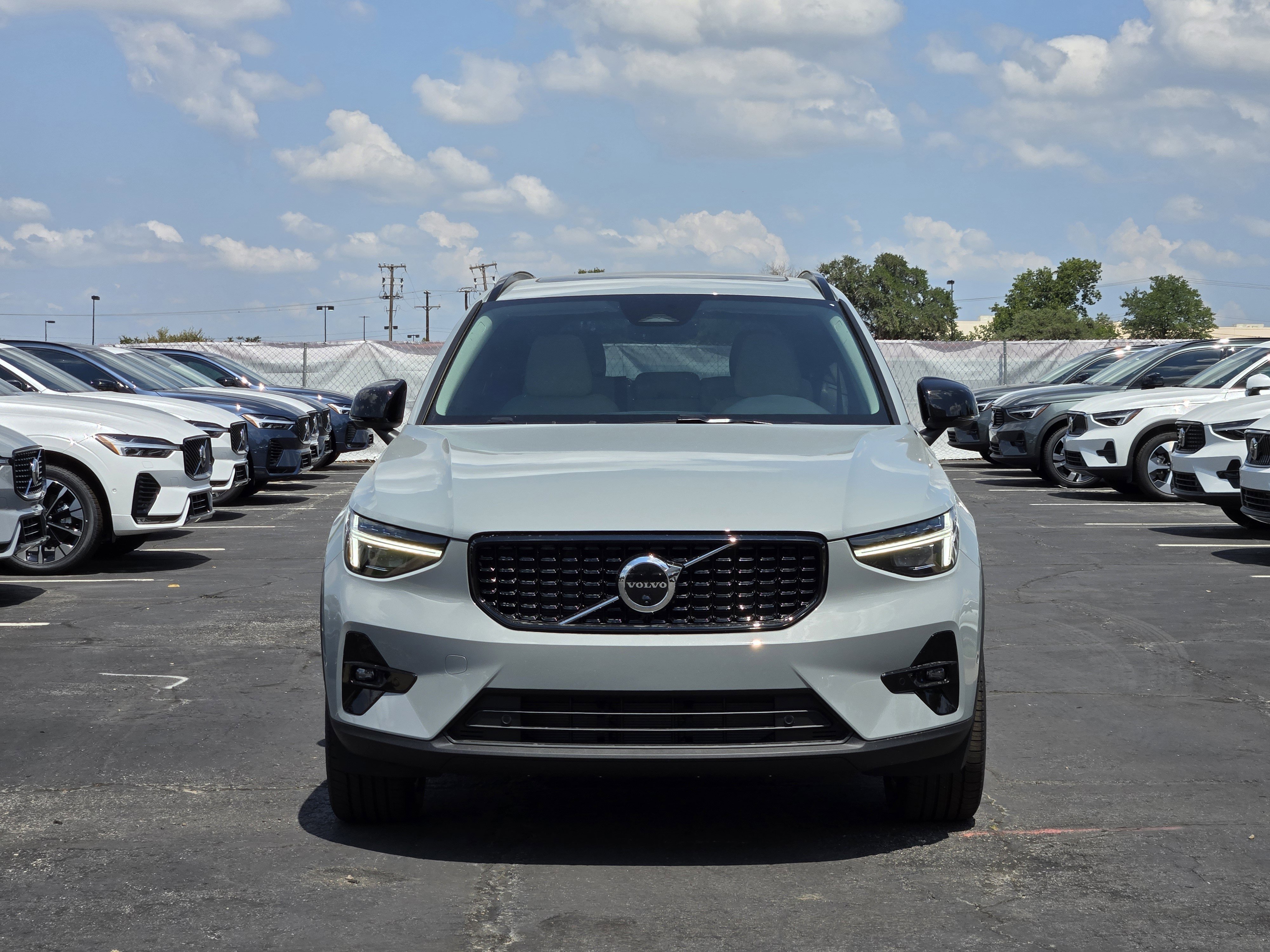 New 2026 Volvo XC40 B5 Plus w/ Protection Package Premier image 6