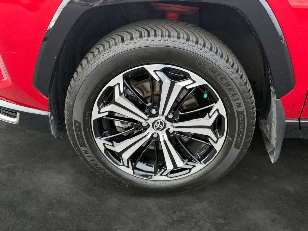 Used 2021 Toyota RAV4 XSE w/ Premium Package AWD/4WD image 4