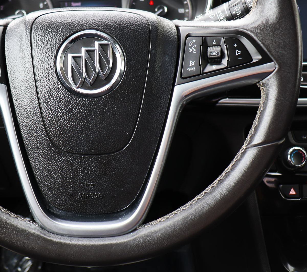 Used 2021 Buick Encore Preferred w/ Safety Package II FWD image 53