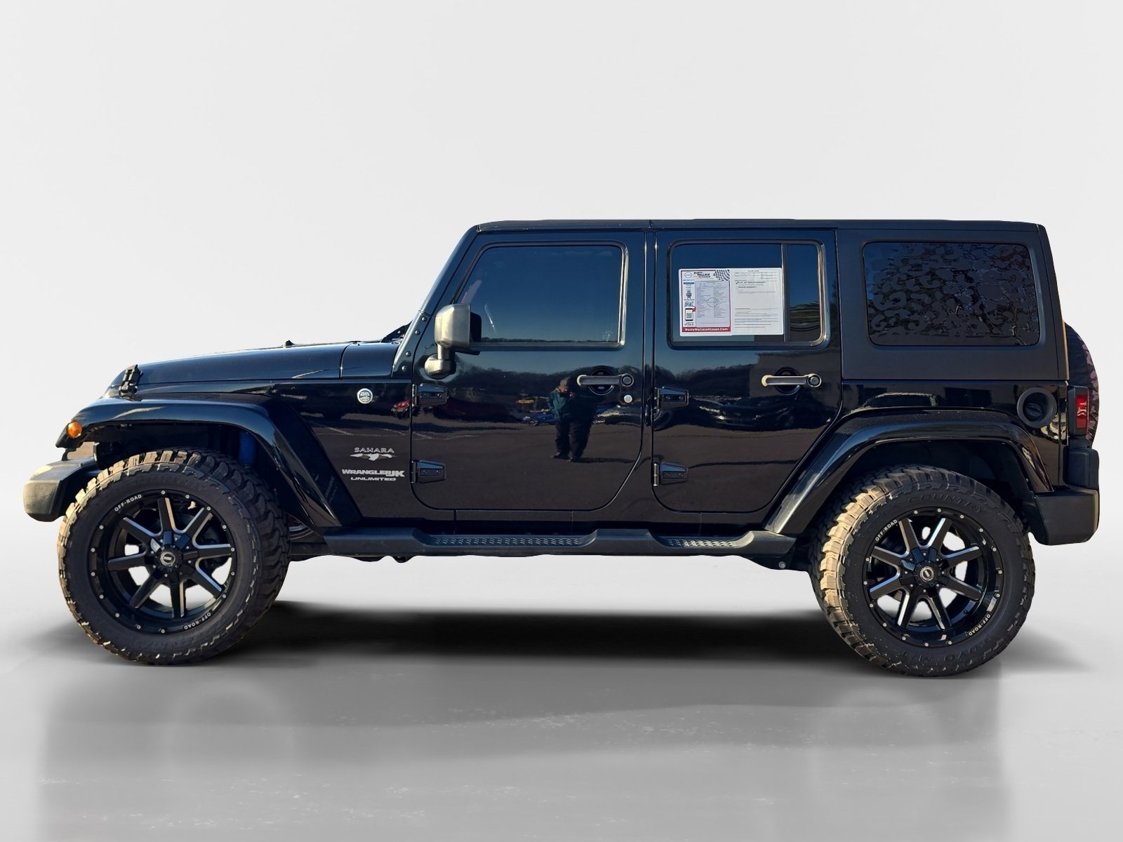 Used 2018 Jeep Wrangler Unlimited Sahara w/ Connectivity Group image 2