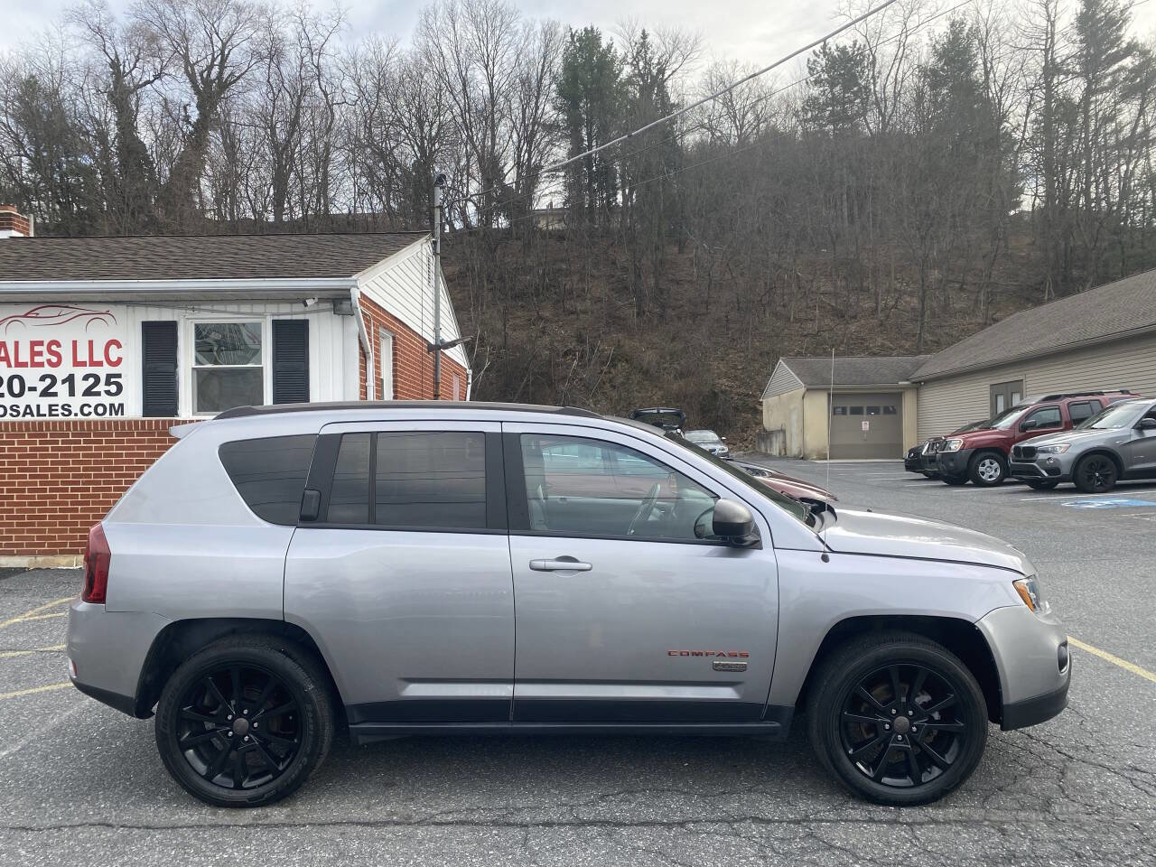 Used 2017 Jeep Compass 75th Anniversary w/ Power Value Group image 4