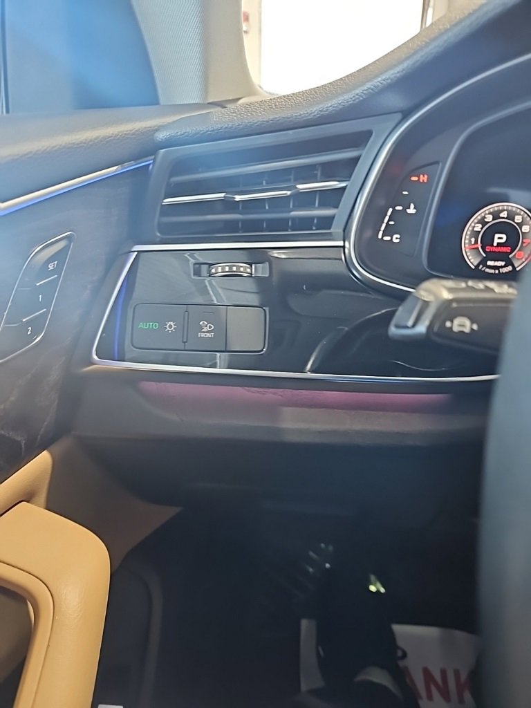 Used 2022 Audi Q8 Premium Plus w/ Premium Plus Package image 36