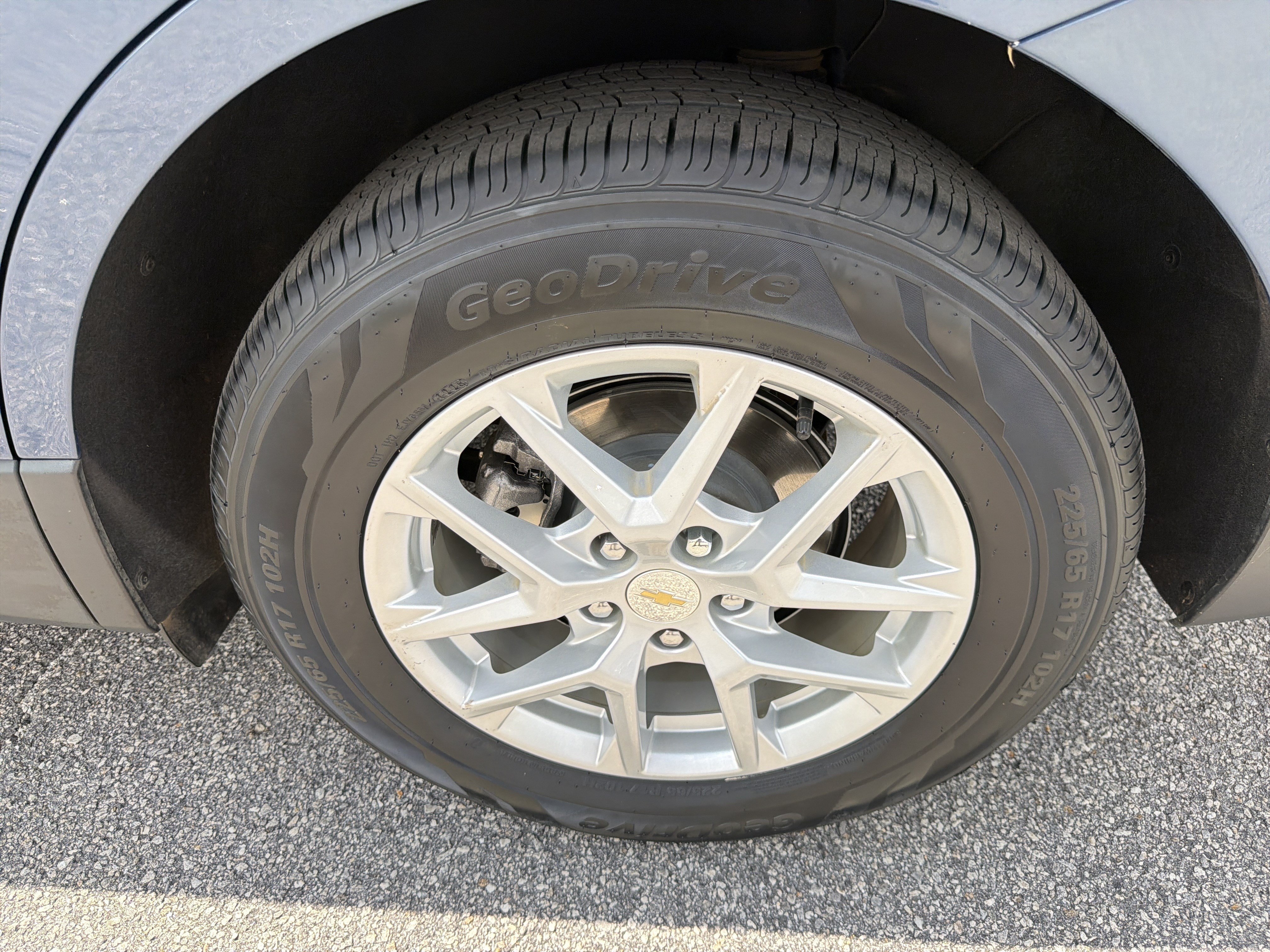 Used 2024 Chevrolet Equinox LS w/ LS Convenience Package FWD image 30