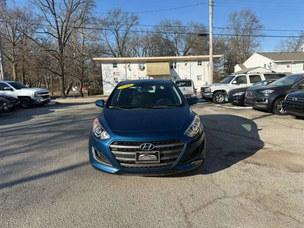 Used 2016 Hyundai Elantra GT image 2