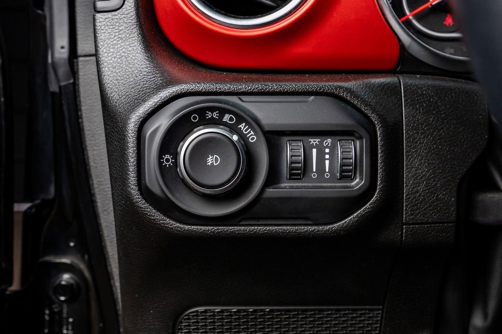 Used 2022 Jeep Wrangler Unlimited Rubicon AWD/4WD image 21