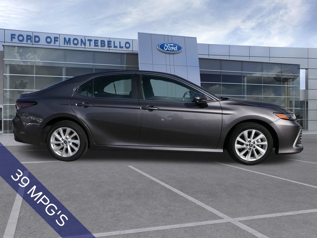 Used 2022 Toyota Camry LE w/ Carpet Mat Package (TMS) FWD image 2