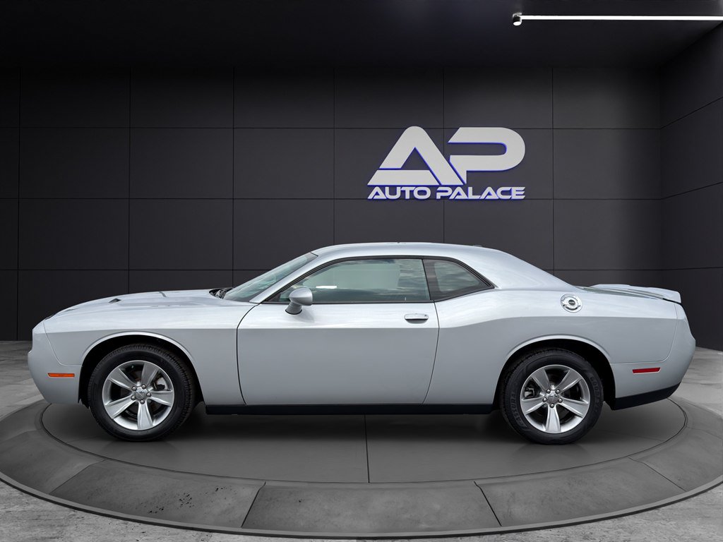 Used 2021 Dodge Challenger SXT RWD image 7